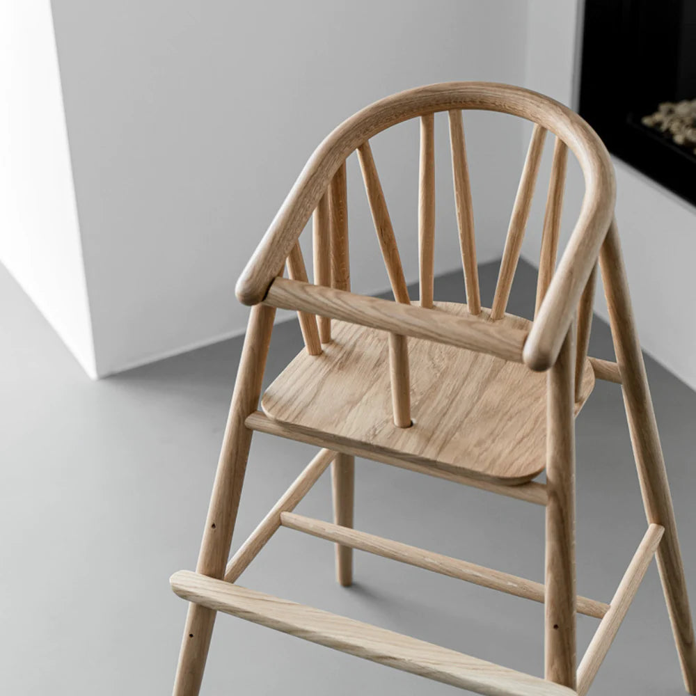 SAGA HIGH CHAIR